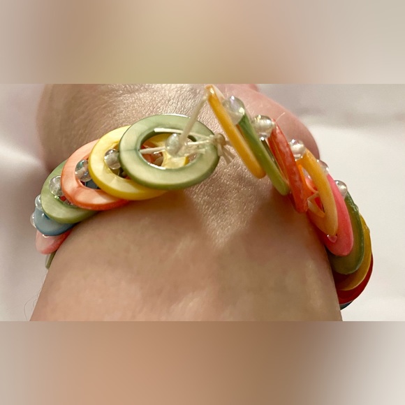 Shell rainbow of colors circular elastic EUC bracelet jewelry - Picture 10 of 17